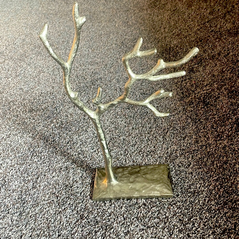 Necklace holder